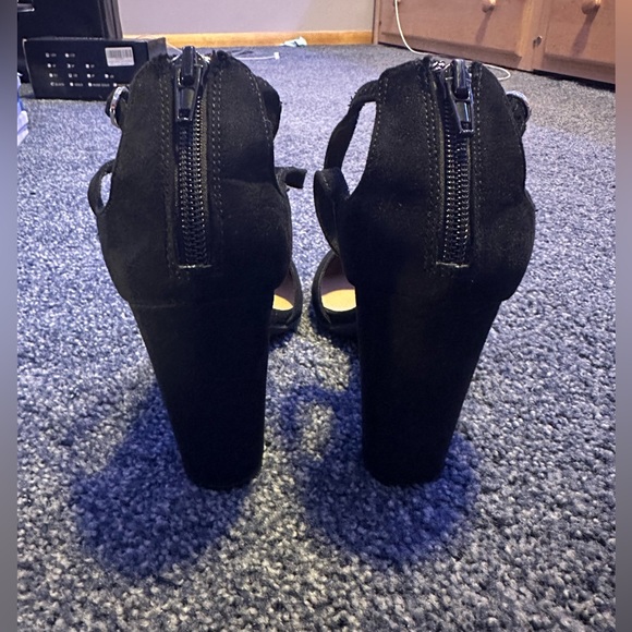 Black closed toe 3 in heel Christian Soriano for Payless - Picture 2 of 4